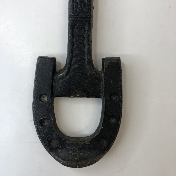 Vintage 6" Heavy Cast Iron Horse Head With Horseshoe Bottle Opener Patina - Picture 3 of 6